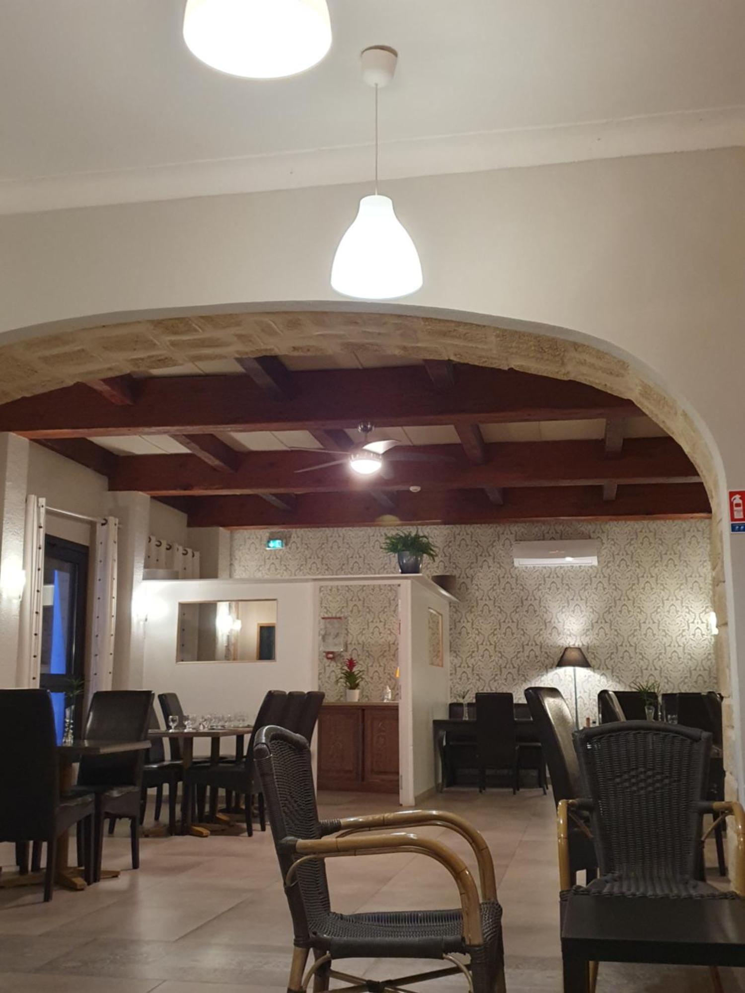 Hotel De La Tour -appartements- 3*