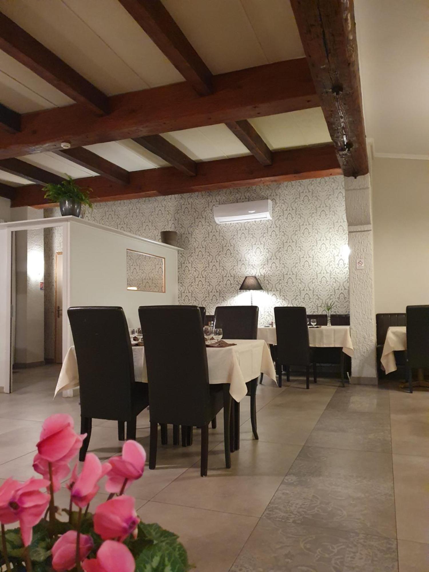 De La Tour -appartements- Hotel